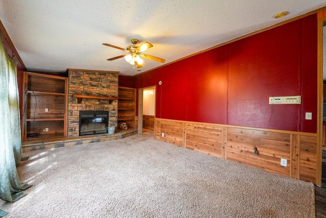 8732 SE 30th St, El Dorado, KS 67042