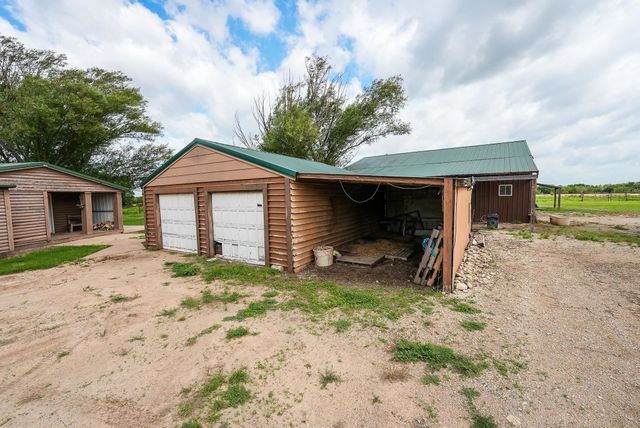 8732 SE 30th St, El Dorado, KS 67042