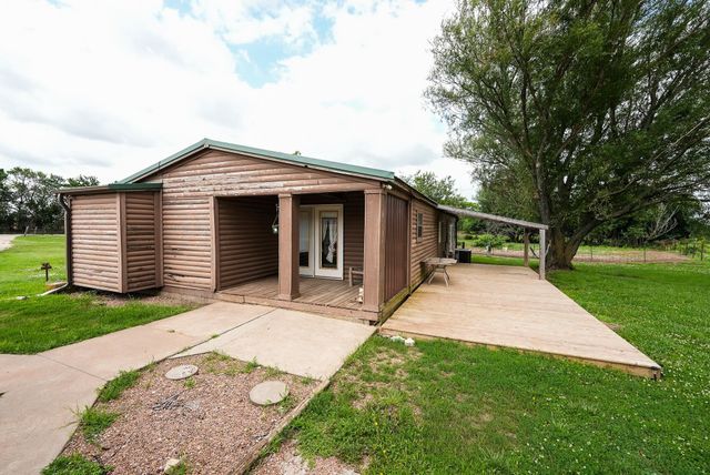 8732 SE 30th St, El Dorado, KS 67042