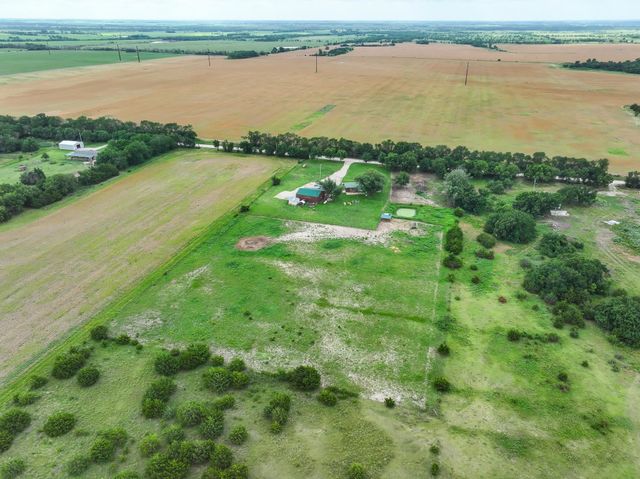 8732 SE 30th St, El Dorado, KS 67042