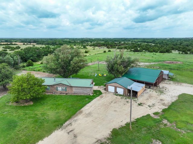 8732 SE 30th St, El Dorado, KS 67042