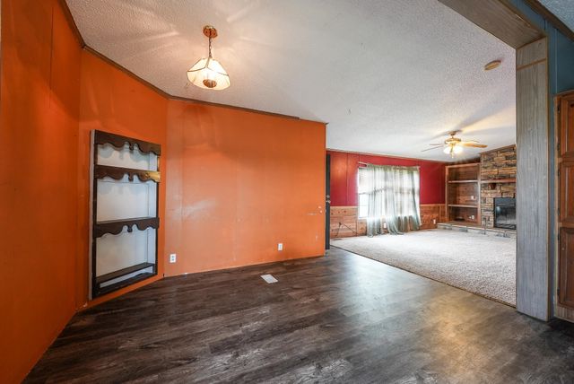 8732 SE 30th St, El Dorado, KS 67042