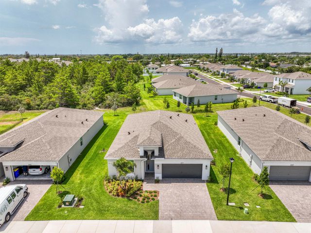 2071 NE Cedar Street, Jensen Beach, FL 34957