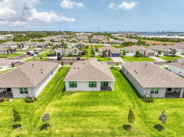 2071 NE Cedar Street, Jensen Beach, FL 34957