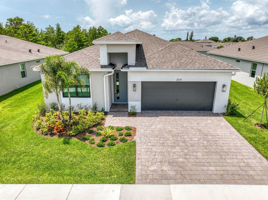 2071 NE Cedar Street, Jensen Beach, FL 34957