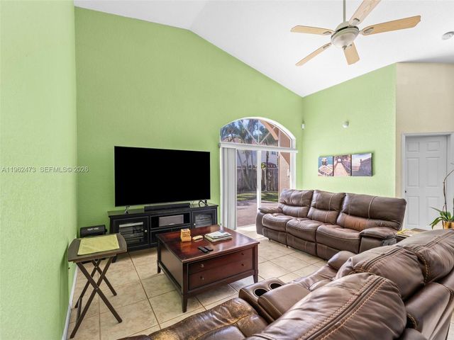 15480 SW 150th St, Miami, FL 33196