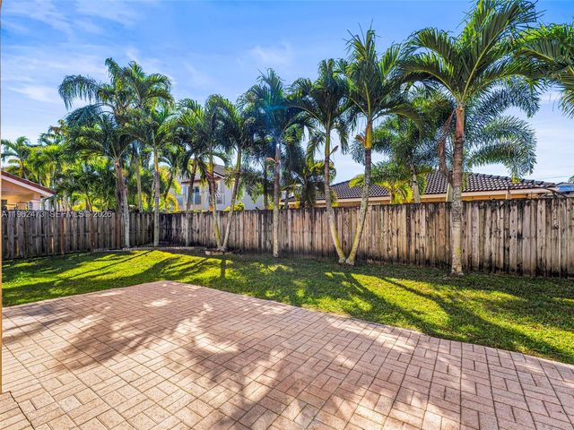15480 SW 150th St, Miami, FL 33196
