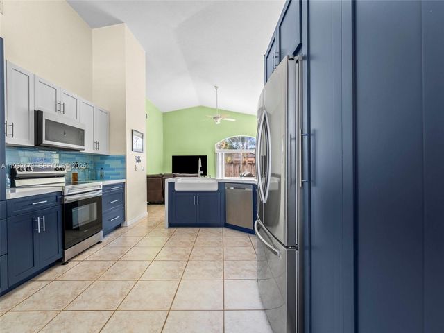 15480 SW 150th St, Miami, FL 33196