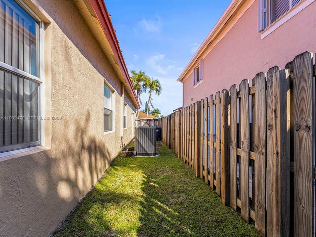 15480 SW 150th St, Miami, FL 33196