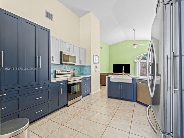 15480 SW 150th St, Miami, FL 33196