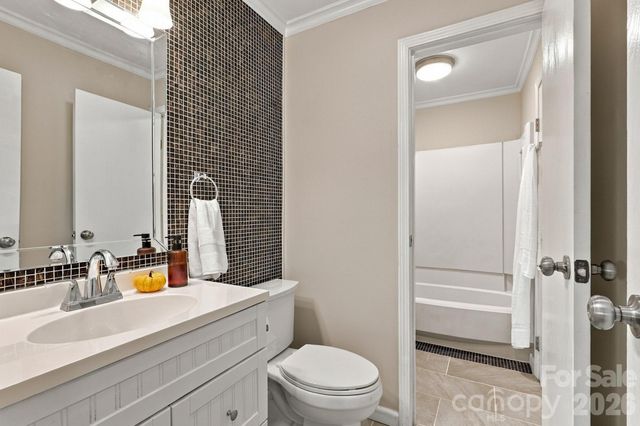 8530 Glenway Court, Charlotte, NC 28226