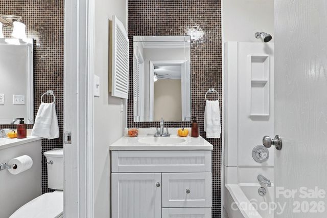 8530 Glenway Court, Charlotte, NC 28226