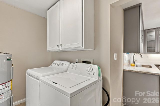 8530 Glenway Court, Charlotte, NC 28226