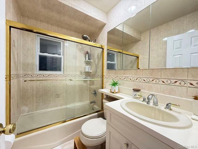 55 Keller Street, Valley Stream, NY 11580