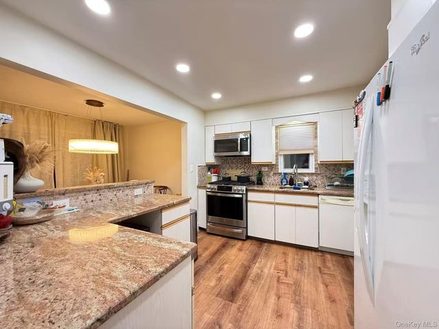 55 Keller Street, Valley Stream, NY 11580