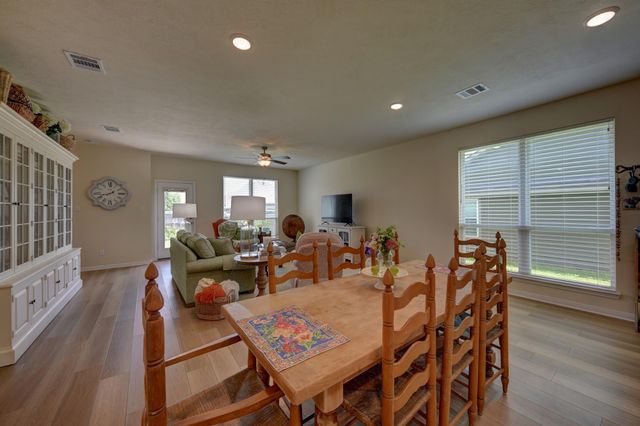 1009 Old Vine, Brenham, TX 77833