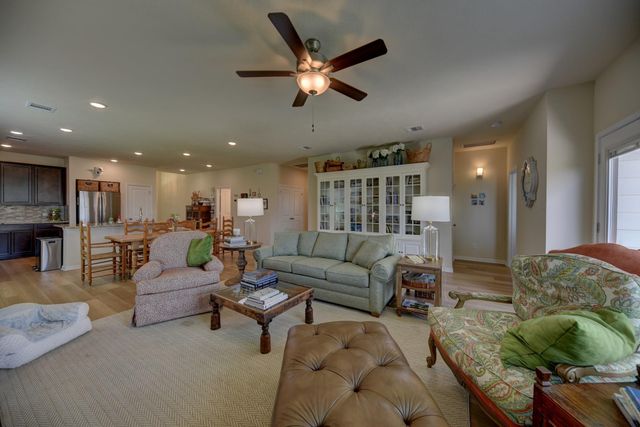 1009 Old Vine, Brenham, TX 77833