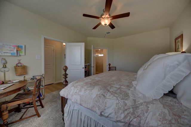 1009 Old Vine, Brenham, TX 77833