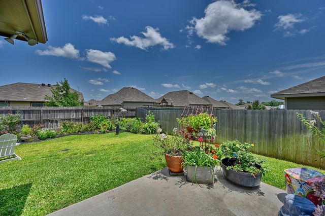 1009 Old Vine, Brenham, TX 77833