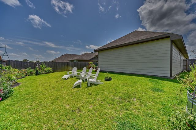 1009 Old Vine, Brenham, TX 77833