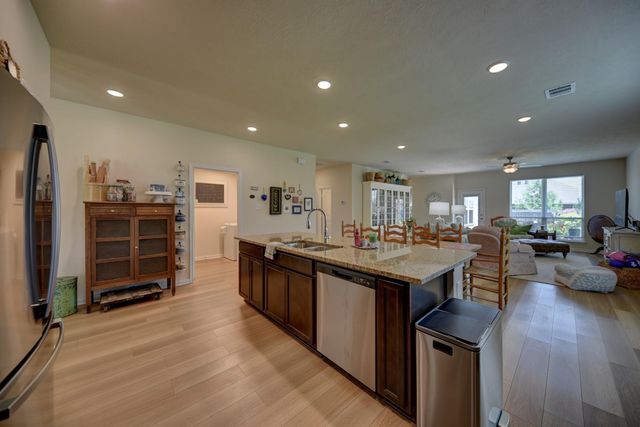 1009 Old Vine, Brenham, TX 77833