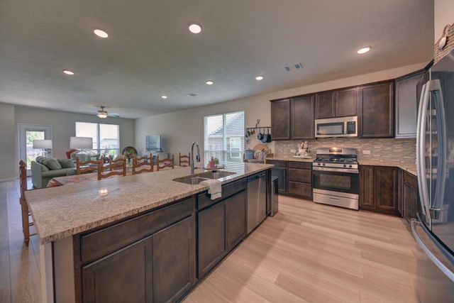 1009 Old Vine, Brenham, TX 77833