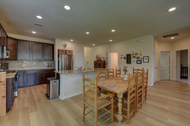 1009 Old Vine, Brenham, TX 77833