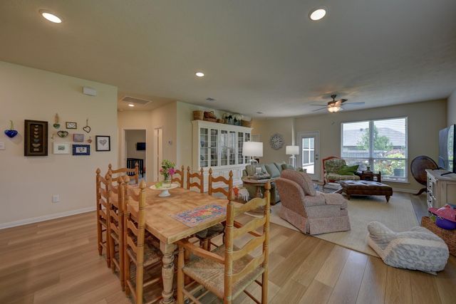 1009 Old Vine, Brenham, TX 77833