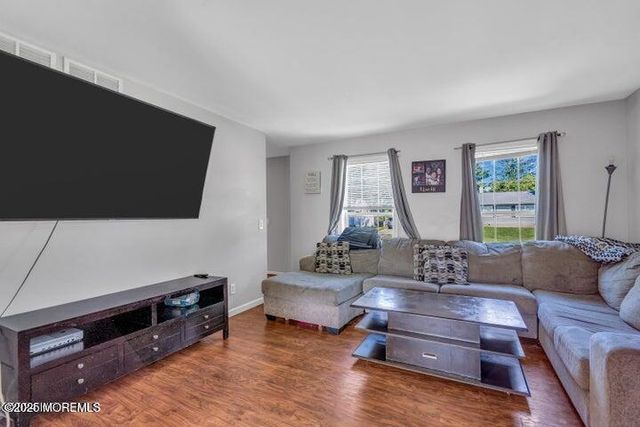 1240 Broadway Boulevard, Manchester, NJ 08759