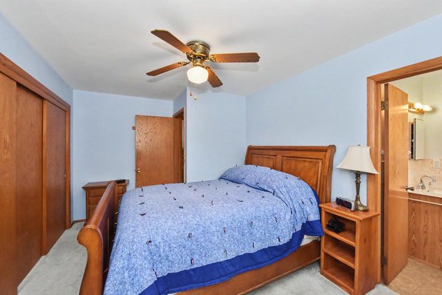 803 W Washington AVENUE, Waukesha, WI 53188