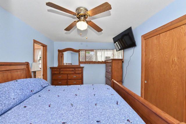 803 W Washington AVENUE, Waukesha, WI 53188