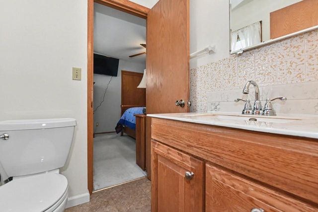 803 W Washington AVENUE, Waukesha, WI 53188