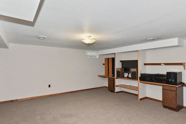 803 W Washington AVENUE, Waukesha, WI 53188