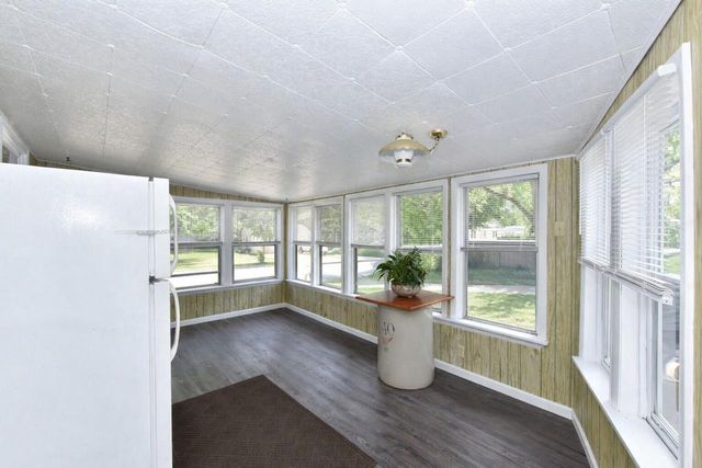 803 W Washington AVENUE, Waukesha, WI 53188