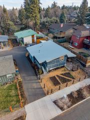 566 NE Lafayette Avenue # 1, Bend, OR 97701