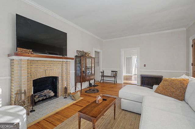 17 N Terrace Avenue SE, Lindale, GA 30147