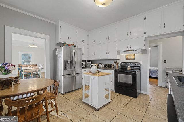 17 N Terrace Avenue SE, Lindale, GA 30147