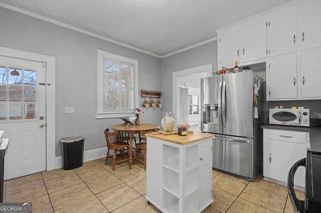 17 N Terrace Avenue SE, Lindale, GA 30147