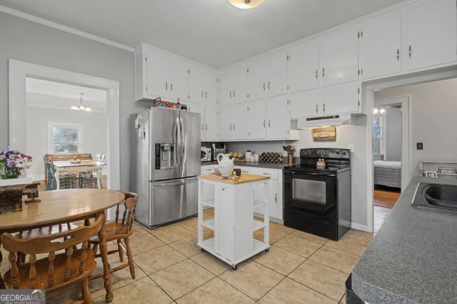 17 N Terrace Avenue SE, Lindale, GA 30147