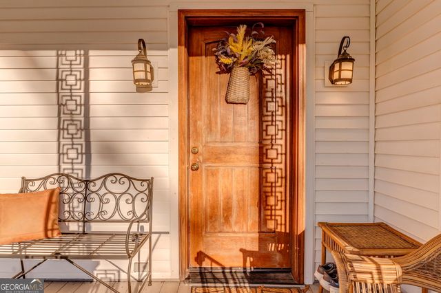 17 N Terrace Avenue SE, Lindale, GA 30147