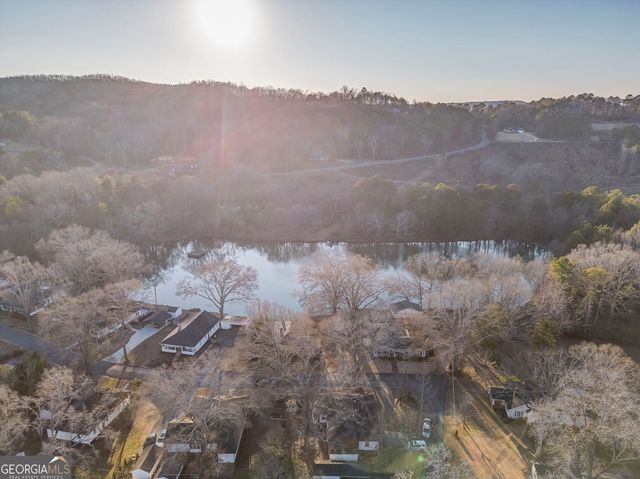 17 N Terrace Avenue SE, Lindale, GA 30147