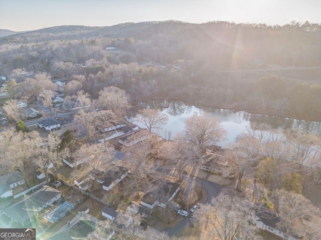 17 N Terrace Avenue SE, Lindale, GA 30147