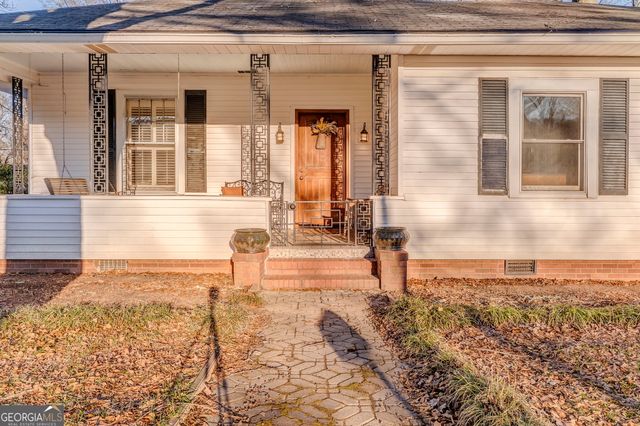 17 N Terrace Avenue SE, Lindale, GA 30147