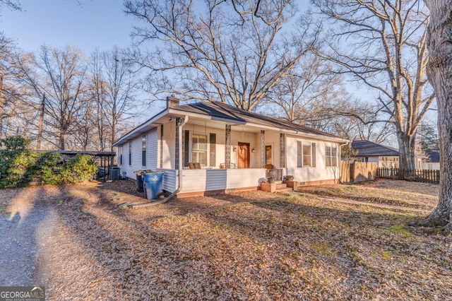 17 N Terrace Avenue SE, Lindale, GA 30147