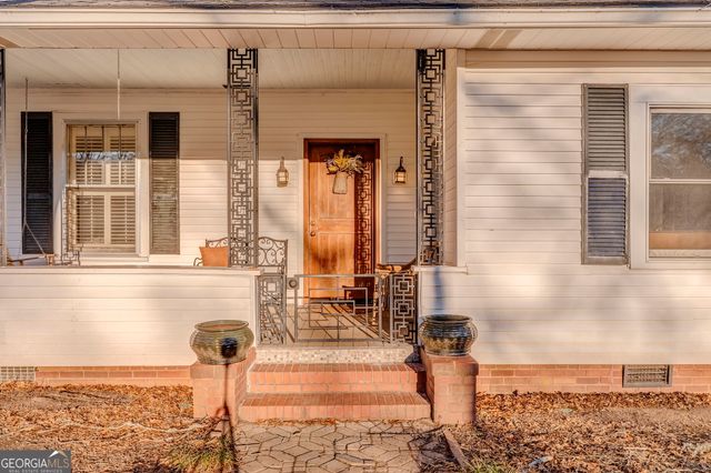 17 N Terrace Avenue SE, Lindale, GA 30147