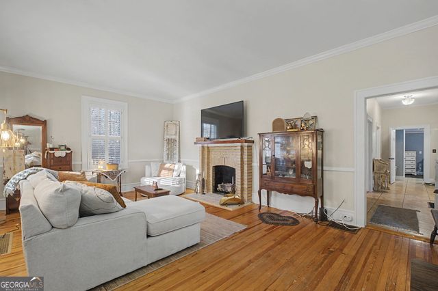 17 N Terrace Avenue SE, Lindale, GA 30147