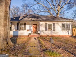 17 N Terrace Avenue SE, Lindale, GA 30147