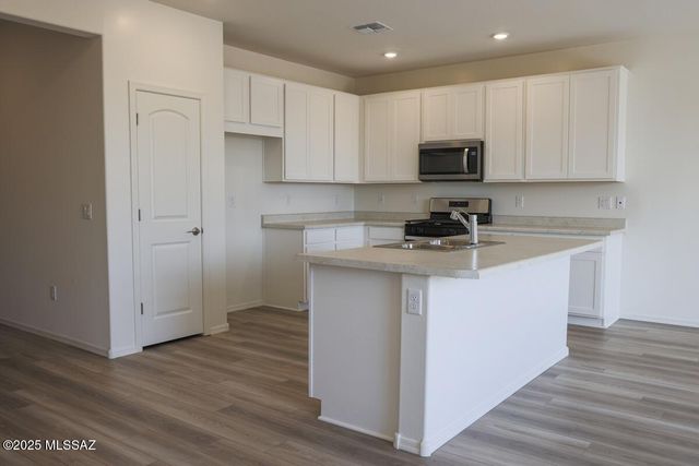 929 W Calle Alta Curva, Sahuarita, AZ 85629