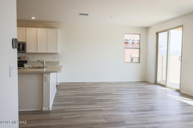 929 W Calle Alta Curva, Sahuarita, AZ 85629