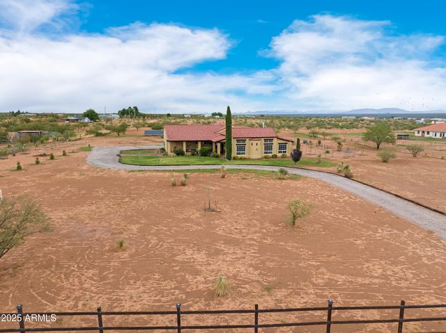 10379 E BLUE SKY Vista, Hereford, AZ 85615